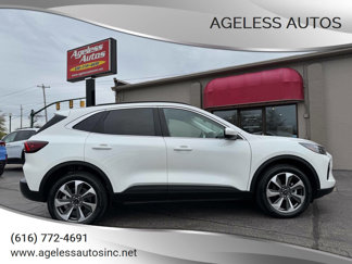 Used 2023 Ford Escape Platinum image 1