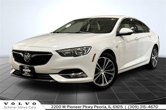 Used 2018 Buick Regal Essence image 1