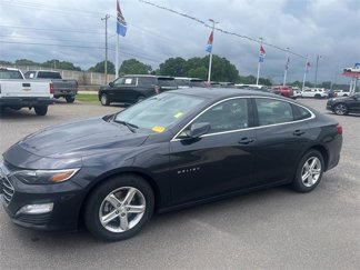 Used 2023 Chevrolet Malibu LT image 1