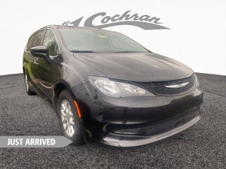 Used 2023 Chrysler Voyager LX image 1