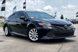 Used 2018 Toyota Camry LE image 1