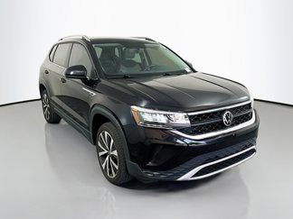 Used 2022 Volkswagen Taos SE image 1