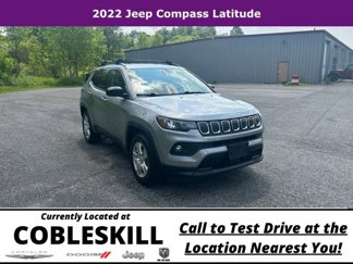 Used 2022 Jeep Compass Latitude image 1