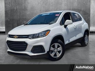 Used 2022 Chevrolet Trax LS w/ Tint and Cruise Package image 1