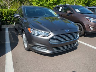 Used 2015 Ford Fusion SE image 1