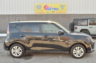 Used 2023 Kia Soul LX image 1