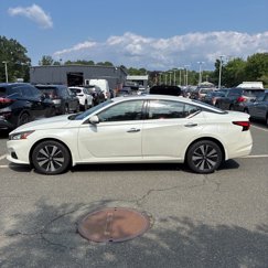 Used 2020 Nissan Altima 2.5 SL image 1