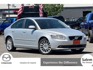 Used 2011 Volvo S40 T5 R-Design image 1