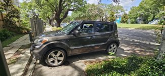 Used 2011 Kia Soul ! image 1