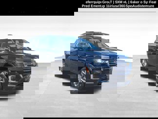 Used 2022 Chevrolet Traverse LT image 1