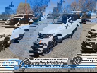 Used 2022 Volkswagen Tiguan SE image 1
