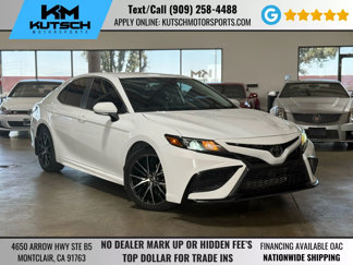 Used 2022 Toyota Camry SE image 1