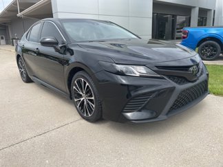 Used 2018 Toyota Camry SE image 1