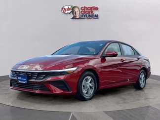 Certified 2025 Hyundai Elantra SE image 1