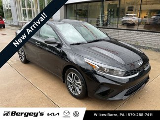 Used 2022 Kia Forte LXS image 1