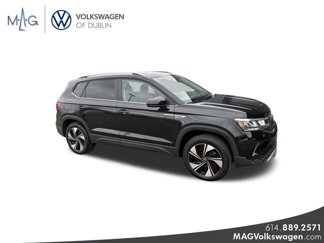 Certified 2024 Volkswagen Taos SE image 1