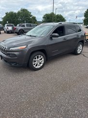 Used 2018 Jeep Cherokee Latitude Plus w/ Cold Weather Group image 1