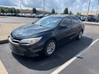 Used 2015 Toyota Camry LE image 1