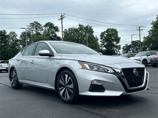 Certified 2022 Nissan Altima 2.5 SV image 1