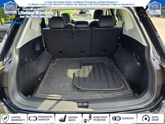 Used 2023 Volkswagen Tiguan SE w/ Panoramic Sunroof Package image 1