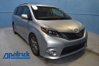 Used 2015 Toyota Sienna SE image 1