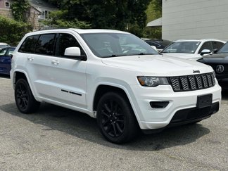Used 2020 Jeep Grand Cherokee Altitude image 1