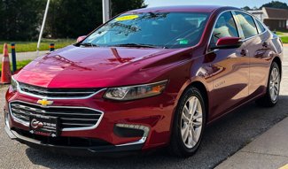 Used 2017 Chevrolet Malibu LT image 1