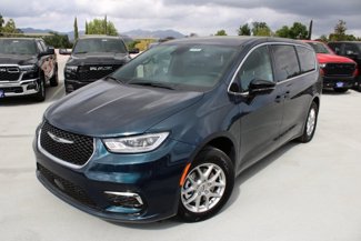 New 2025 Chrysler Pacifica Select image 1