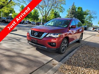 Used 2017 Nissan Pathfinder Platinum image 1
