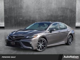 Used 2023 Toyota Camry SE image 1