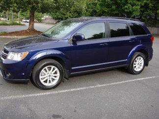 Used 2018 Dodge Journey SXT w/ Connectivity Group image 1