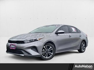 Used 2023 Kia Forte LXS image 1
