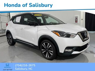 Used 2019 Nissan Kicks SR image 1