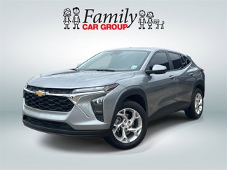 Used 2024 Chevrolet Trax LS w/ LS Convenience Package image 1
