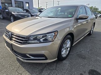 Used 2016 Volkswagen Passat 1.8T S image 1