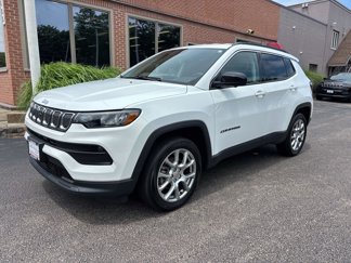 Used 2022 Jeep Compass Latitude image 1