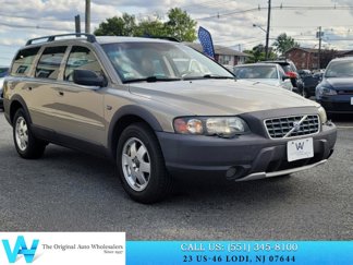 Used 2004 Volvo XC70 image 1