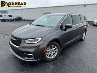 Used 2023 Chrysler Pacifica Touring-L image 1