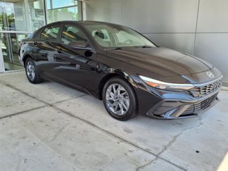 Used 2024 Hyundai Elantra SEL image 1