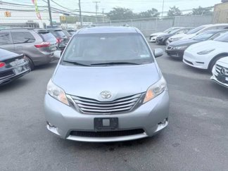 Used 2016 Toyota Sienna XLE image 1