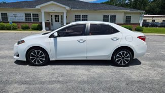 Used 2017 Toyota Corolla SE image 1