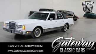 Used 1989 Lincoln Town Car Signature image 1