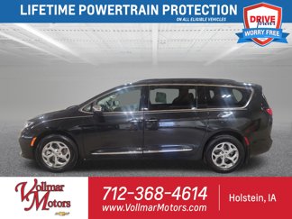 Used 2023 Chrysler Pacifica Limited w/ Uconnect Theater Family Group image 1