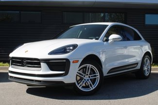 Certified 2024 Porsche Macan image 1