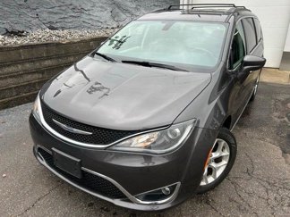 Certified 2017 Chrysler Pacifica Touring-L w/ Tire & Wheel Group image 1