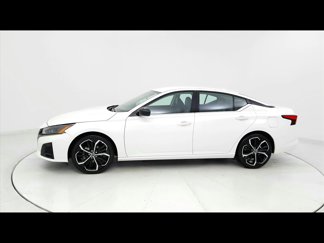 Used 2024 Nissan Altima 2.5 SR image 1