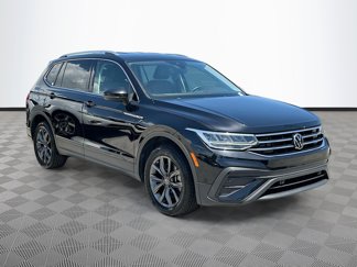 Used 2022 Volkswagen Tiguan SE image 1