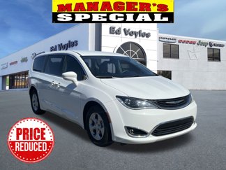 Used 2018 Chrysler Pacifica Touring Plus image 1