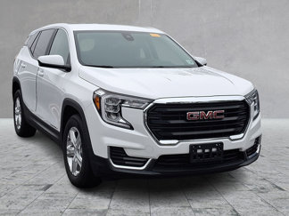 Used 2022 GMC Terrain SLE image 1