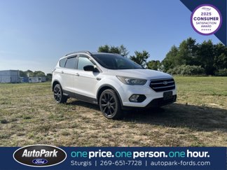 Used 2017 Ford Escape SE w/ SE Sport Appearance Package image 1